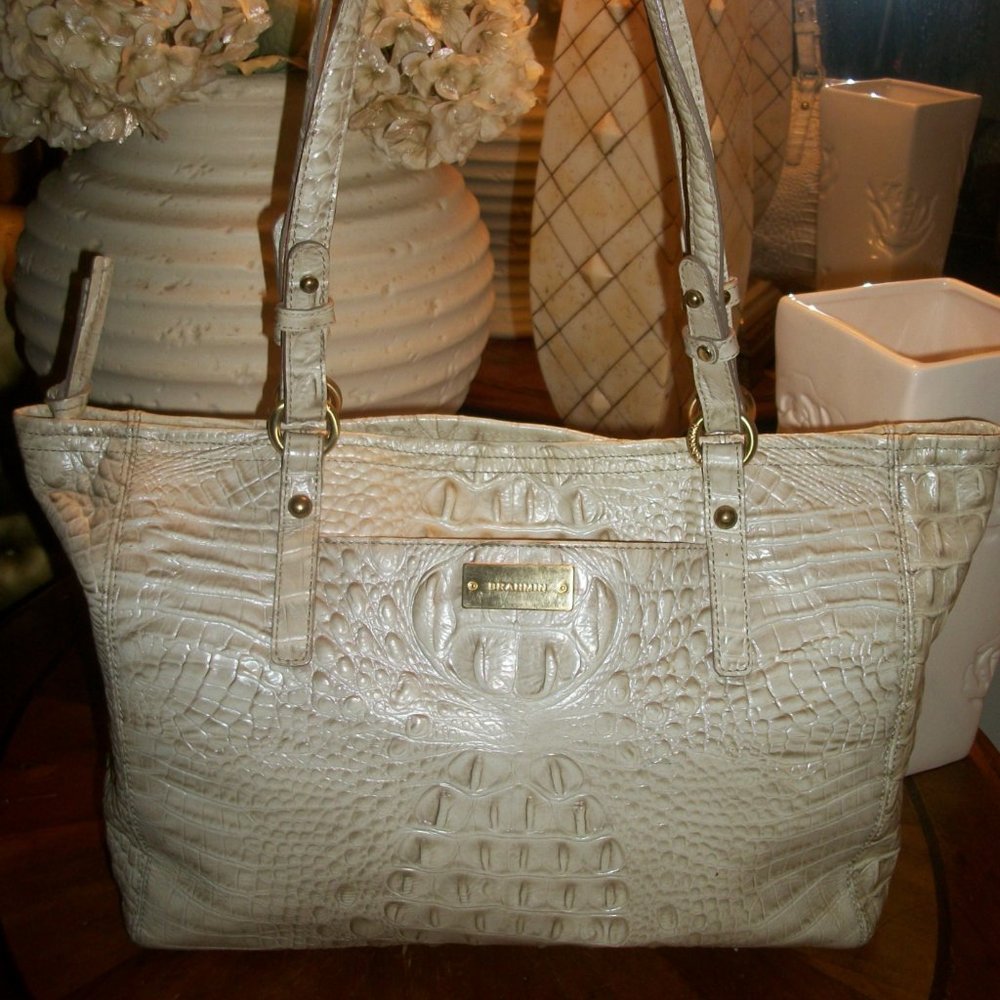 Brahmin Croc Beige Shoulder Handbag Beautiful